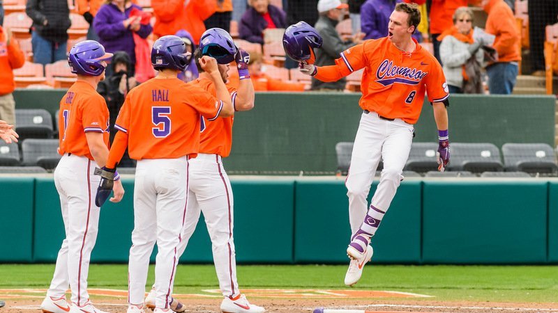 Logan Davidson knocked in two more runs in the 14-hit effort for the Tigers.