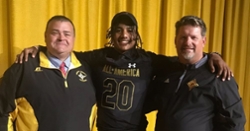 Clemson LB commit presented All-American jersey
