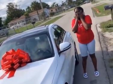 WATCH: Former Clemson DB surprises mom with Mercedes