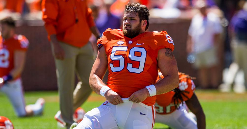 Former Clemson OL reportedly signs with Bears