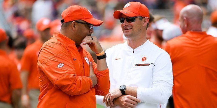 Clemson coordinators Tony Elliott, Jeff Scott hit million mark with raises