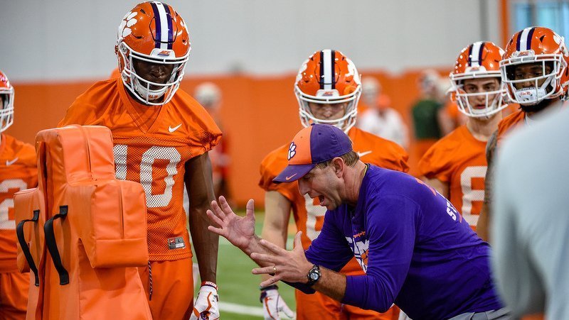 Monday's Freshmen Report: Elliott breaks down impressive freshman class