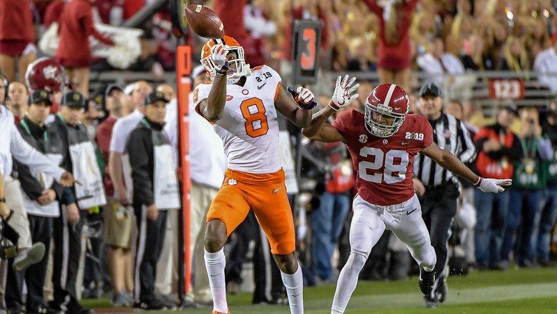 Ross made acrobatic catches against Alabama.