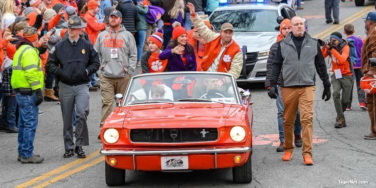 Sign up for All Pro Dad Experience with Dabo Swinney