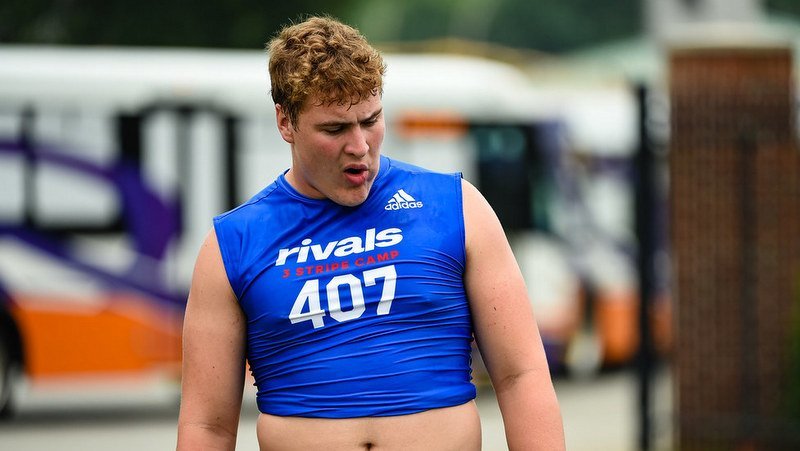 Big Kentucky lineman breaks down