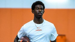 Nation's No. 3 receiver caps busy season with commitment to Clemson