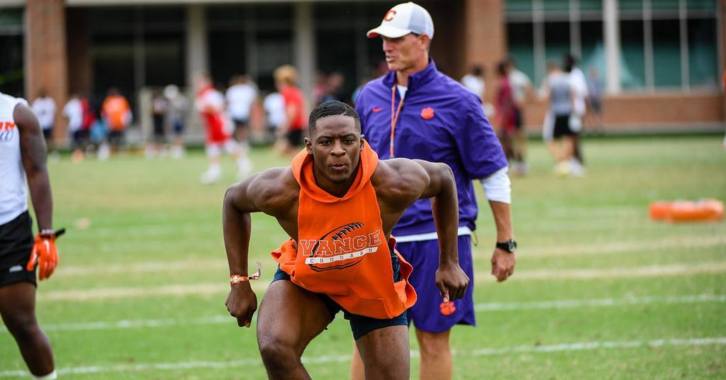 Four-star linebacker on Clemson: