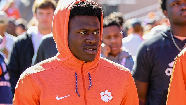 Elite California RB names a leader, says Tigers have the best fans in the country