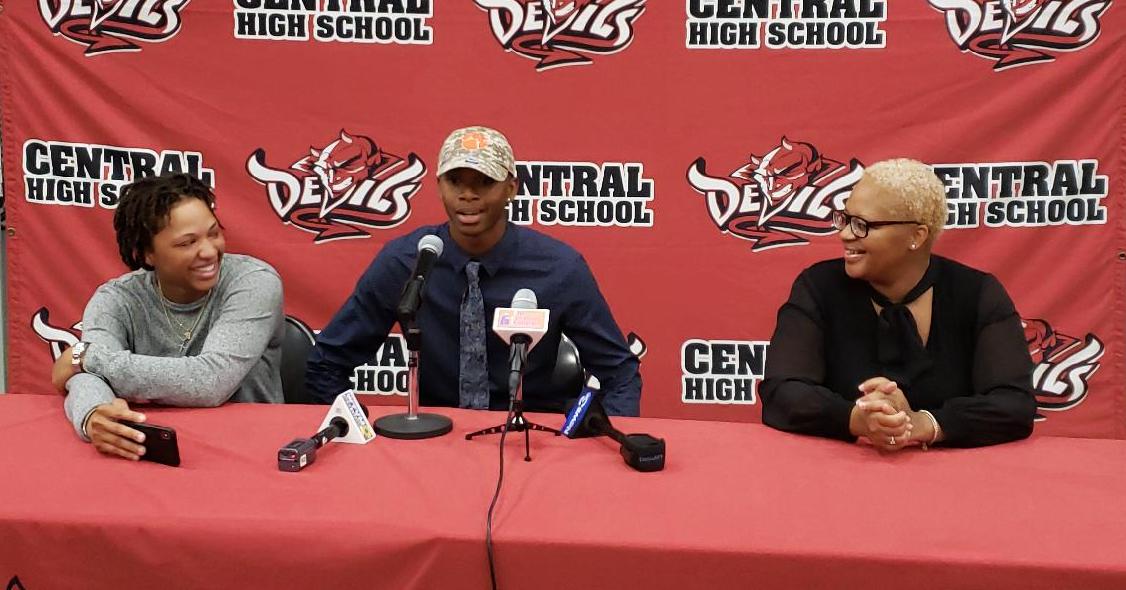 Mother of Clemson's newest commit: