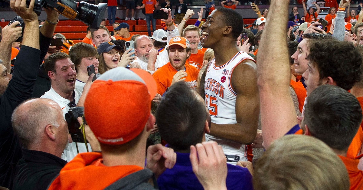 Storm the Court: Dawes' buzzer beater leads Clemson to win over No. 6 FSU
