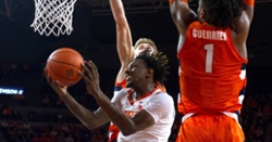 Mack's career-high 32 points leads Clemson to thrilling win over Syracuse