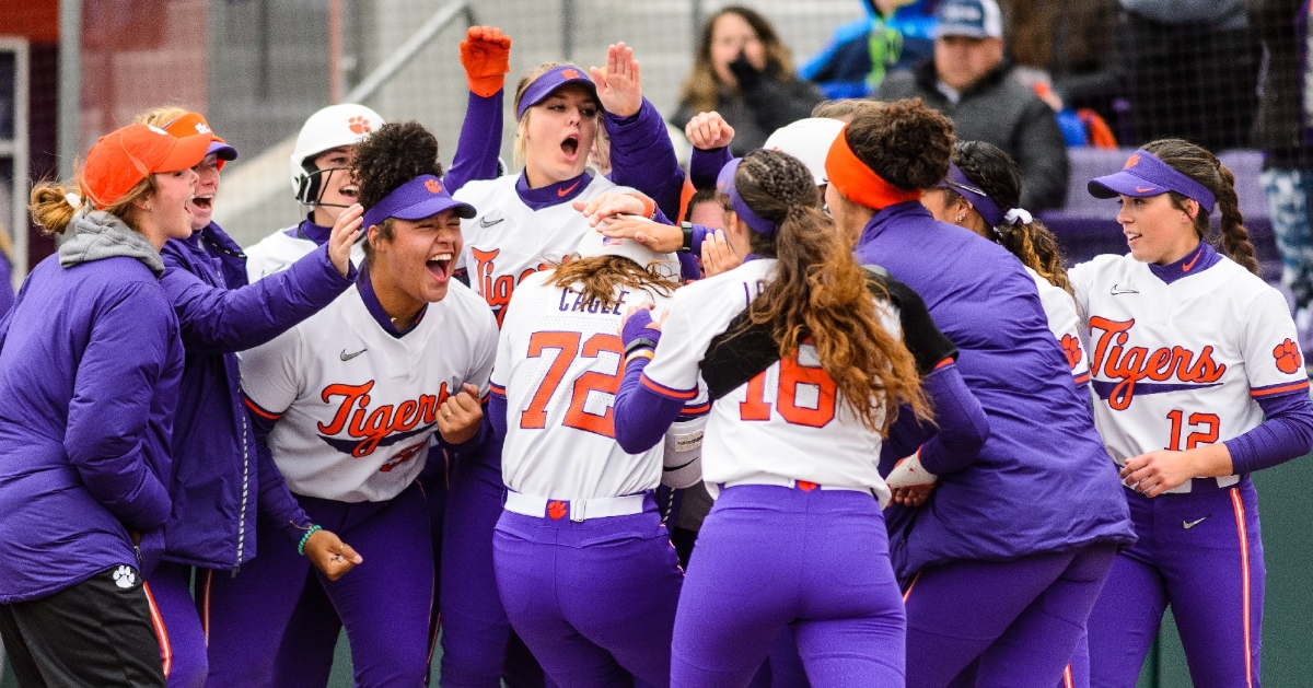 Weekend sweep: Tigers extend streak to five wins, top Spartans