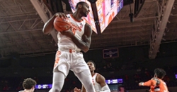 Simms and Honor handle Syracuse zone, Tigers blow out Orange
