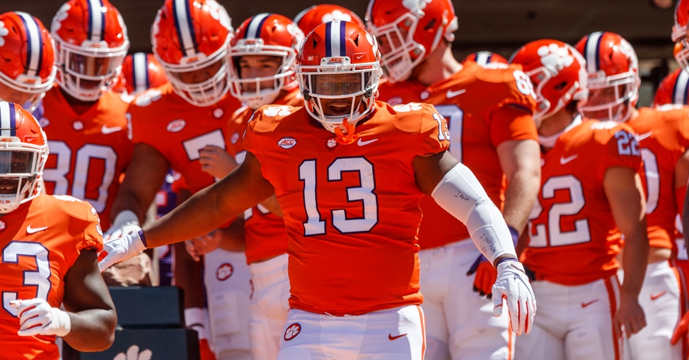 Tyler Davis is an anchor in the middle of what should be a strong Clemson front-seven.