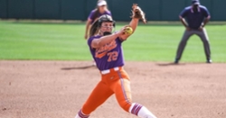 Cagle goes the distance, Tigers top Illini