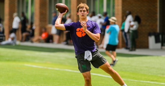 Clemson extends coveted QB offer to 5-star Manning