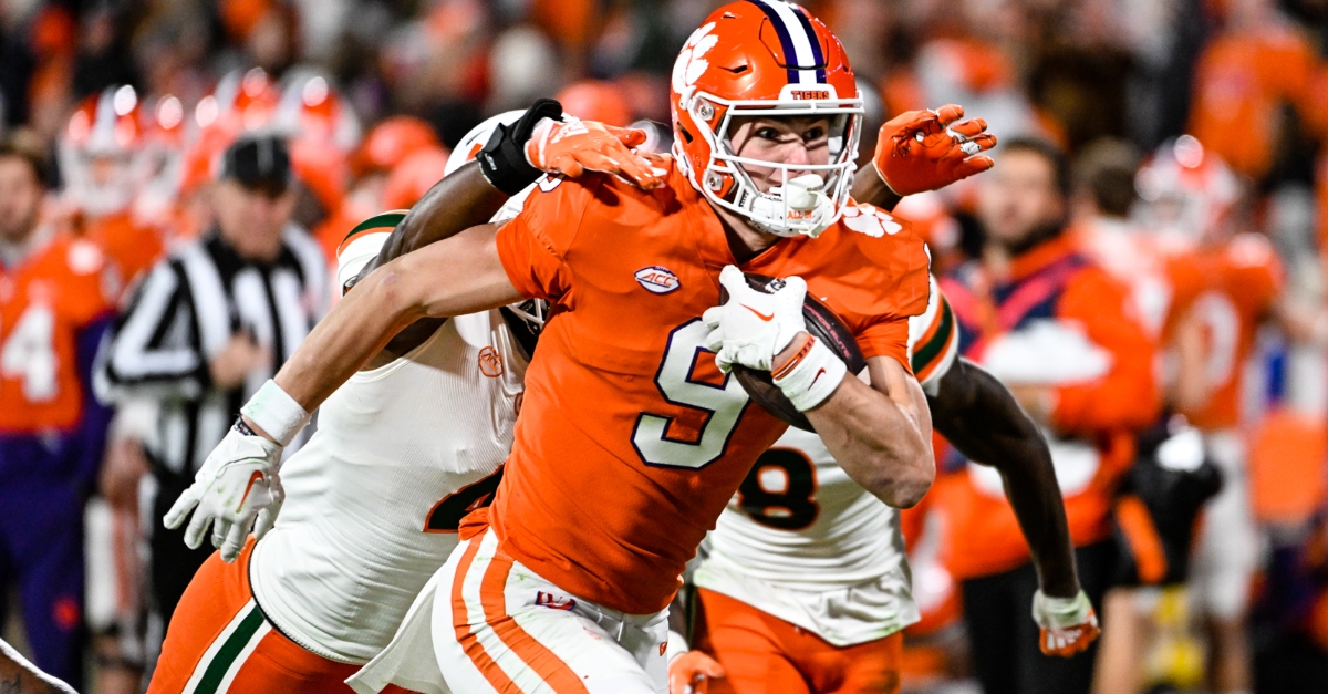 Clemson tight ends move into new era without Davis Allen, with Garrett Riley