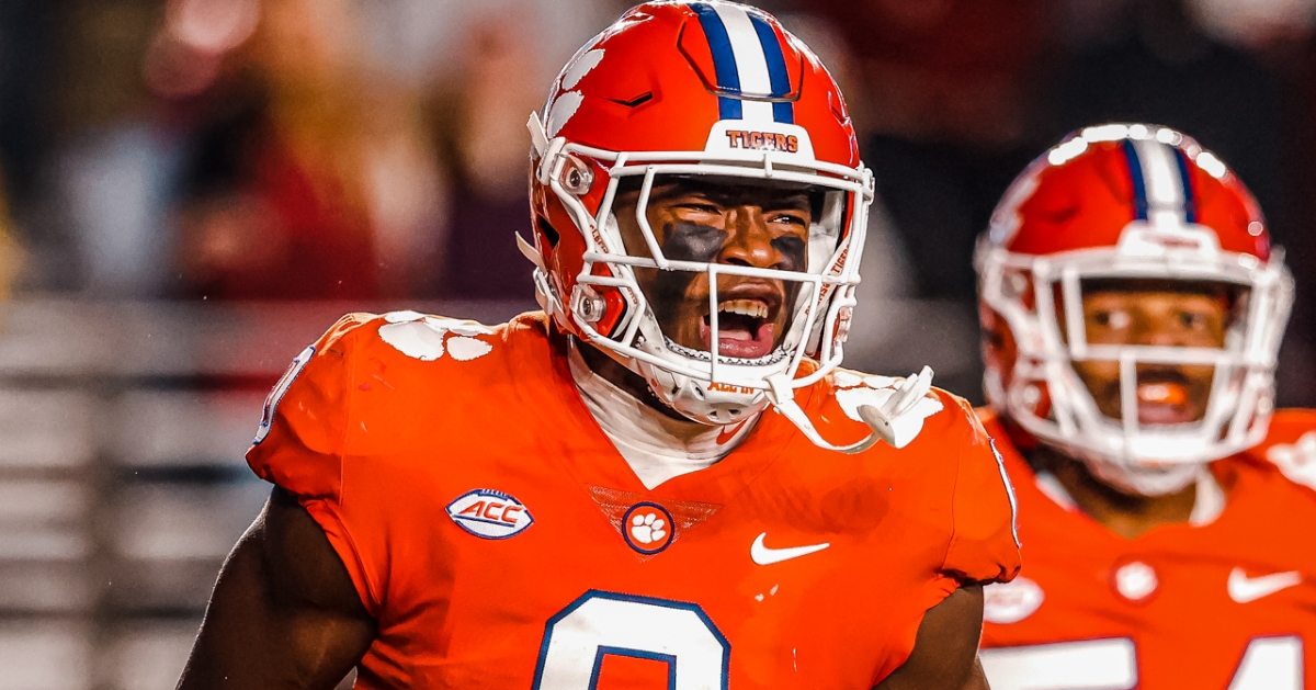 Clemson Freshman Learning a Lot From Trotter, Carter