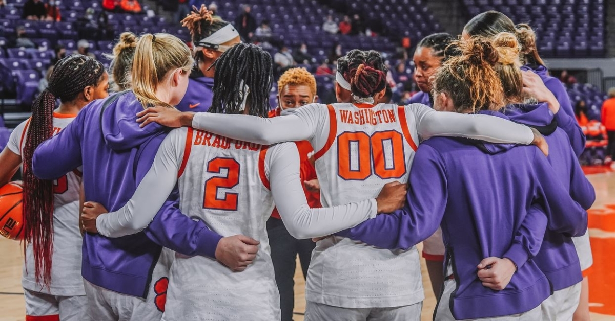 Clemson suffers the home loss (Photo courtesy: Clemson WBB Twitter)