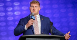 Clemson OL named Outland Trophy National Player of the Week